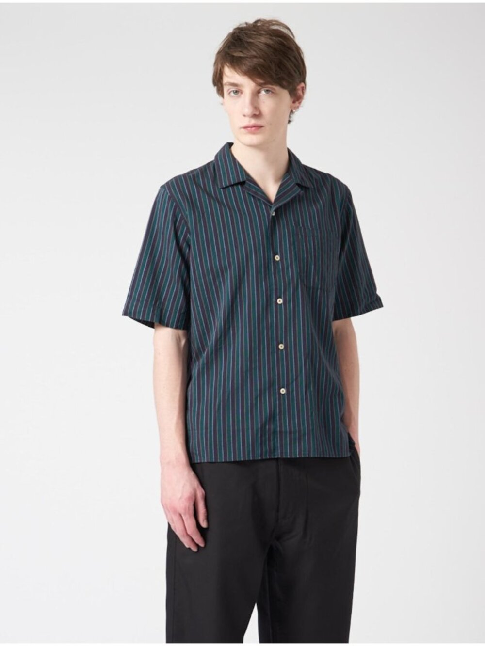 A Kind of Guise Gioia Short Sleeve Shirt in Green/Navy Medium